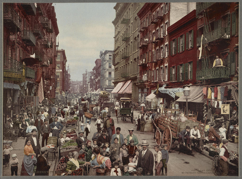 Crowded Mulberry Street in New York around 1900